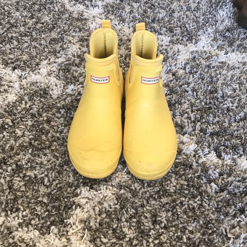 In search of size 3 Hunter Target Boots